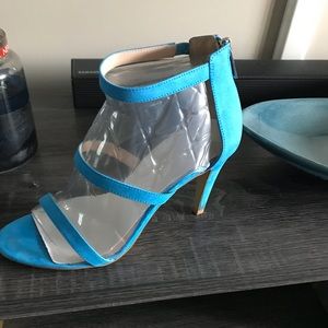Nice dress sandal. Worn once